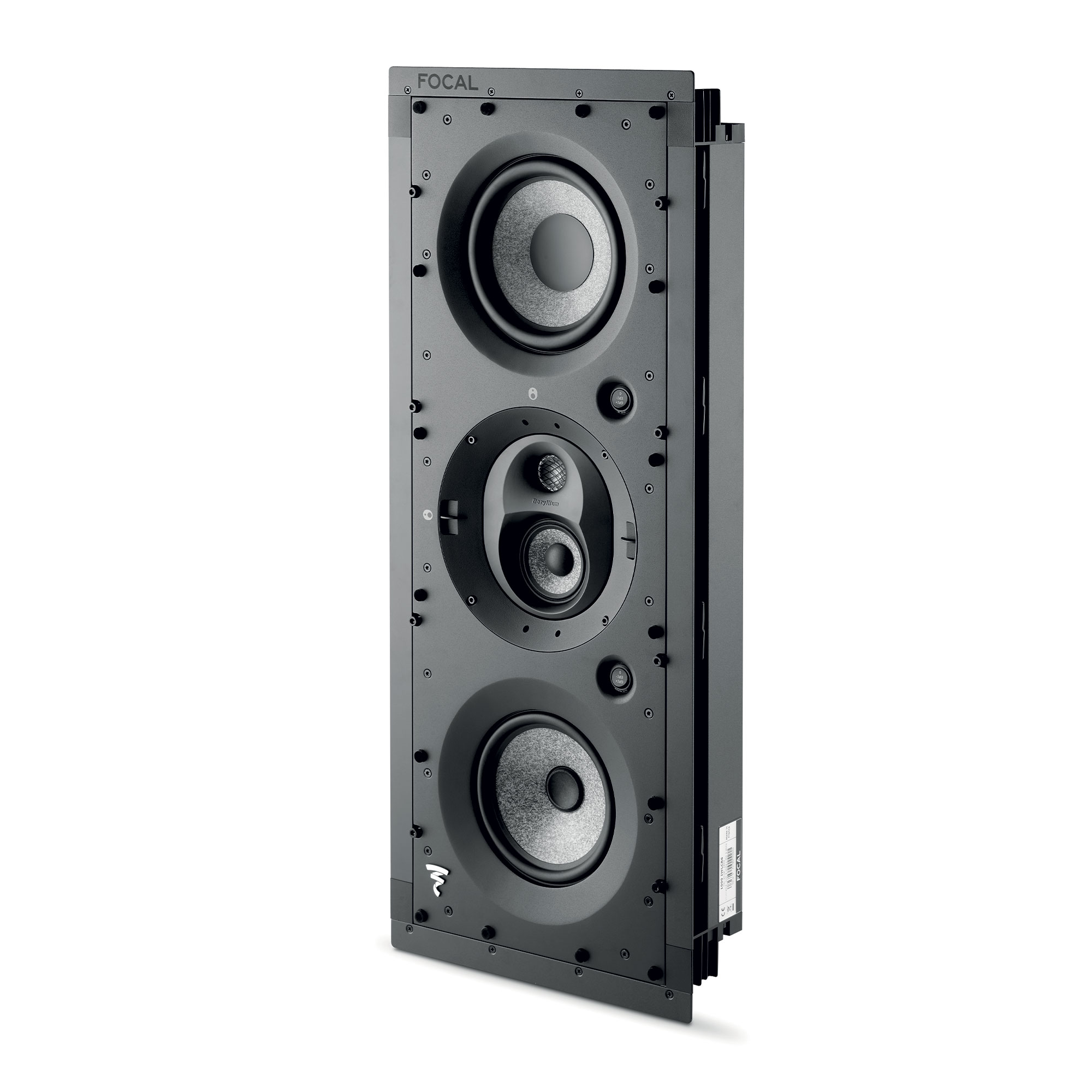 Focal 1000 IWLCR6 sem a grelha: grave W, plataforma central de médio e tweeter de berílio e radiador passivo.
