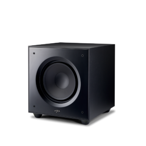 Subwoofer Defiance V12 da Paradigm em acabamento preto acetinado, vista frontal com a grade instalada.
