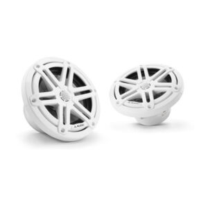 Par de alto-falantes coaxiais JL Audio M3-650X com grelha esportiva branca, de frente e de perfil