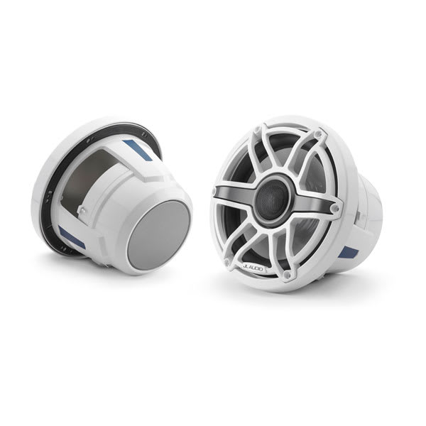 Par de alto-falantes coaxiais JL Audio M6-880X com grelha esportiva branca, de frente e de perfil