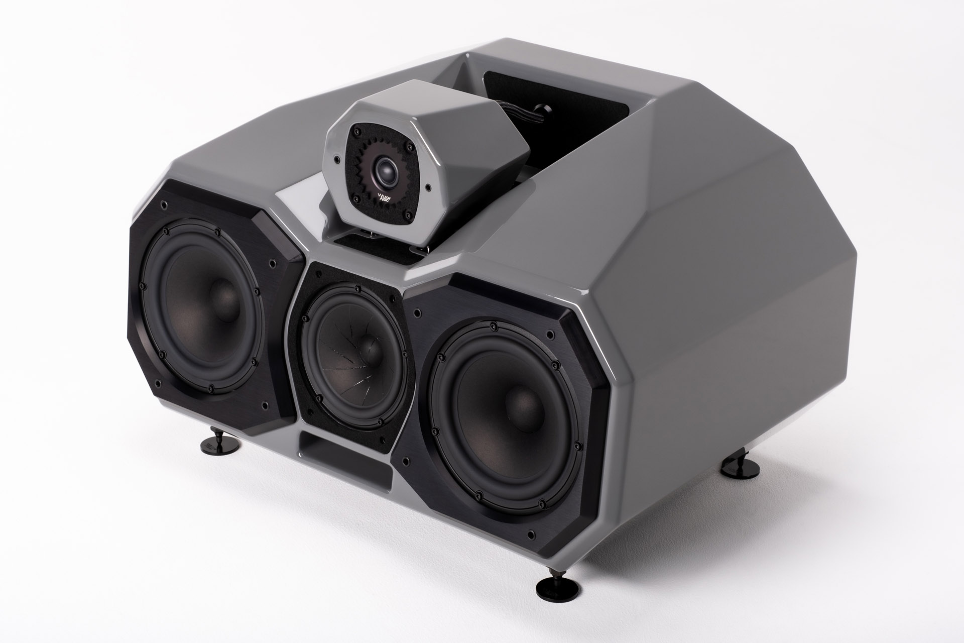 Wilson Audio Mezzo CSC em acabamento cinza, sem telas, com dois woofers e médio na frente e tweeter em módulo superior