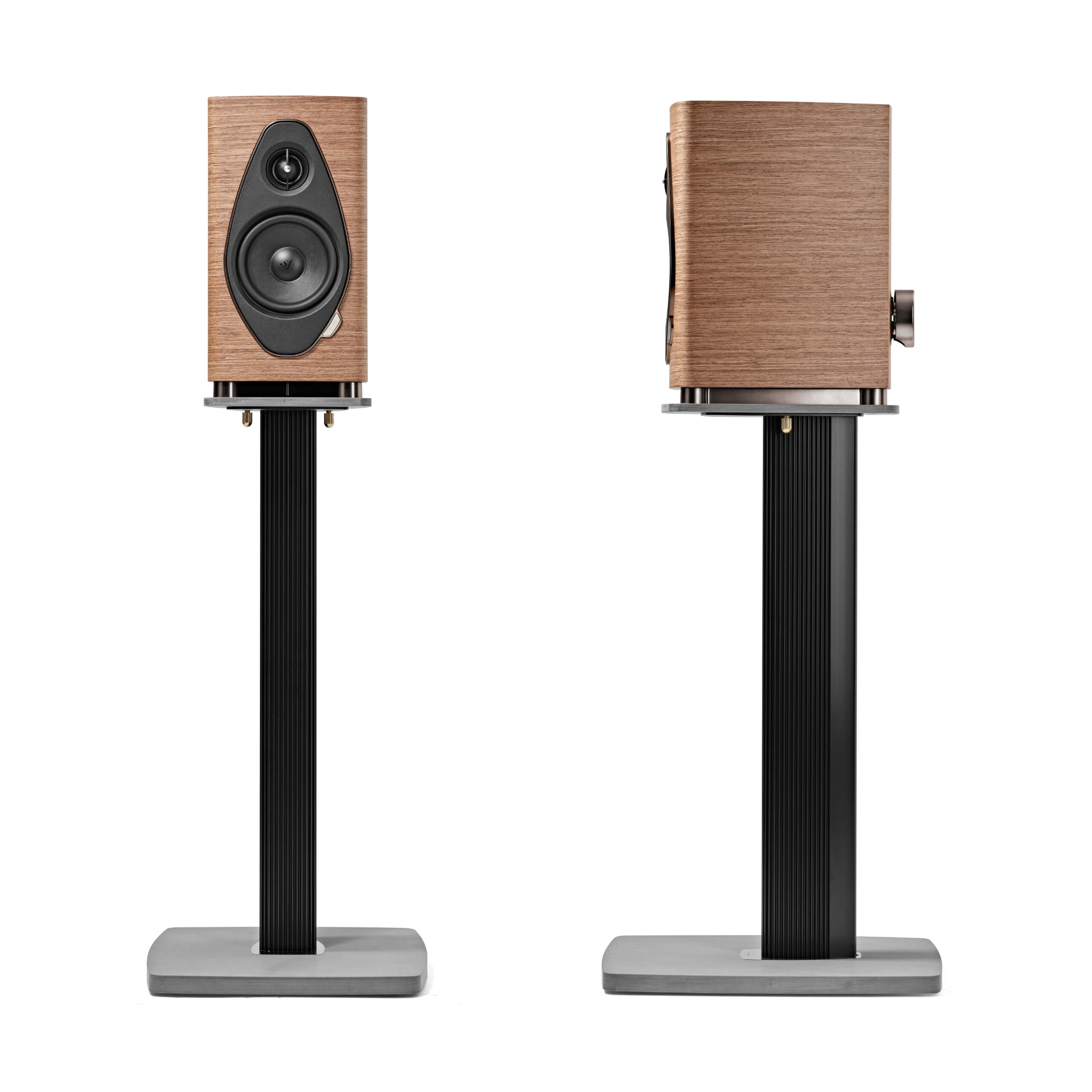 Caixa acustica de estante Sonus faber Sonetto I G2 em nogueira, vista frontal e traseira